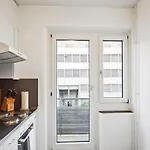 Spacious In The Heart Of Zltwg68 Apartment *