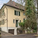 Holiday home Centrally Located House With Garden *