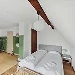 Centrally Located House With Garden Holiday home Zurich
