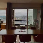 Modern Hochhaus Apartment *