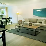 At Night - Moonlight Apartment *