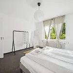 Comfortable In Oerlikon 20 Minutes Away From Airport Zurich