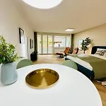 Modern With Air Condition & Balcony