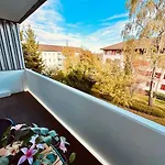 Apartment Modern With Air Condition & Balcony