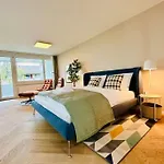 Apartment Modern With Air Condition & Balcony *