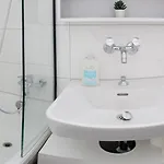 Cozy Urban Studio In The City Be-17