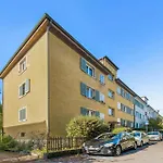 Homey Comfort In Oerlikon