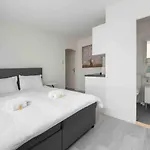 Urban Oasis With Queen Bed And View Be-28