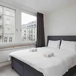 Apartment Urban Oasis With Queen Bed And View Be-28