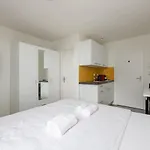 Apartment Downtown Deluxe With Queen Bed Be-55 Zurich