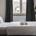 Apartment Downtown Deluxe With Queen Bed Be-55