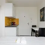 Apartment Downtown Deluxe With Queen Bed Be-55