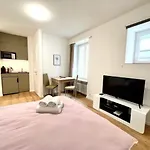 Heart Of Zurich Modern Studio Hg7