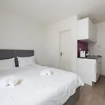 Urban Oasis With Queen Bed And View Be-23 Zurich
