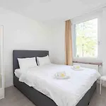 Urban Oasis With Queen Bed And View Be-12 Zurich