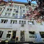 Urban Oasis With Queen Bed And View Be-19