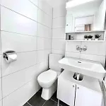 Urban Oasis With Queen Bed And View Be-18