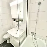 Apartment Urban Oasis With Queen Bed And View Be-18 Zurich