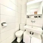 Apartment Urban Oasis With Queen Bed And View Be-18