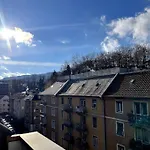 Premium Penthouse Studio - Ac, Laundry, Balcony, Parking