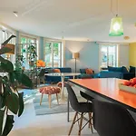 Apartment Stylish Garden-gem By Lake: Pet-friendly &