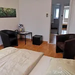 Turicum Apartment Mit Balkon Und Parkplatz