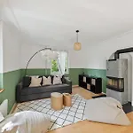 Centrally Located House With Garden Holiday home Zurich