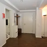 Apartment Stylish 2br Near - Flower 3 *