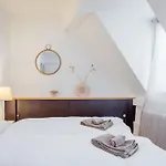 Apartment In Mit Dachterrasse // Langstrasse *