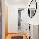 Charmante An Beliebter, Urbaner Lage Apartment