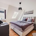 Charmante Wohnung An Beliebter, Urbaner Lage