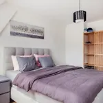 Charmante Wohnung An Beliebter, Urbaner Lage