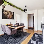 Apartment Charmante An Beliebter, Urbaner Lage