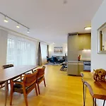 Amazing/Sunny 2 Bedroom Flat In The City Center