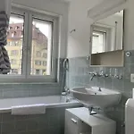 Cozy, Sunny, Center 1 Bedroom Flat * Zurich