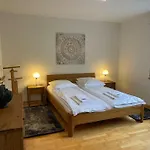 Cozy, Sunny, Center 1 Bedroom Flat