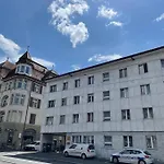Cozy, Sunny, Center 1 Bedroom Flat Apartment *