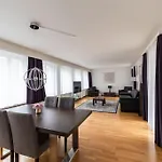 Nice And Big 1 Bedroom Flat City Center/Near Lake