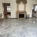 Amazing 2 Bedroom Flat: Specious And Central