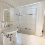 Ema House Serviced Aussersihl *