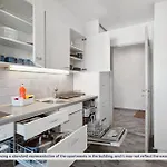 Comfortable In Oerlikon 20 Minutes Away From Airport Zurich