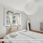Apartment 15-min To Center: Cozy *