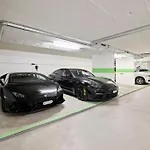 Exclusive Spacious Apt. With Garden In Zurich