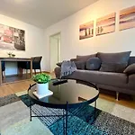 Apartment Modern Eingerichtete Stadtwohnung In Wollishofen Zurich