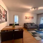 Apartment Modern Eingerichtete Stadtwohnung In Wollishofen *