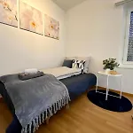 Apartment Modern Eingerichtete Stadtwohnung In Wollishofen