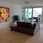 Luxury Apartment - Central To Everything