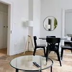 Citycentral 2 Bedroom Flat Near Main Station Apartment *
