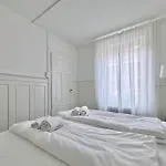 Citycentral 2 Bedroom Flat Near Main Station Apartment *