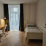 Apartment New 2 Bedroom - 15min From Paradeplatz *